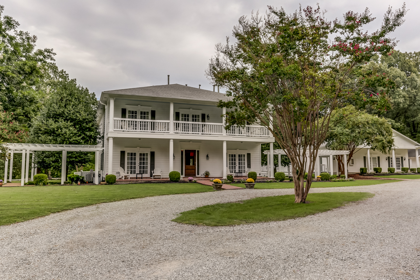 big inn outside 3